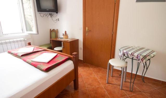 Apartments & Rooms M Petrovac na moru Zimmer foto